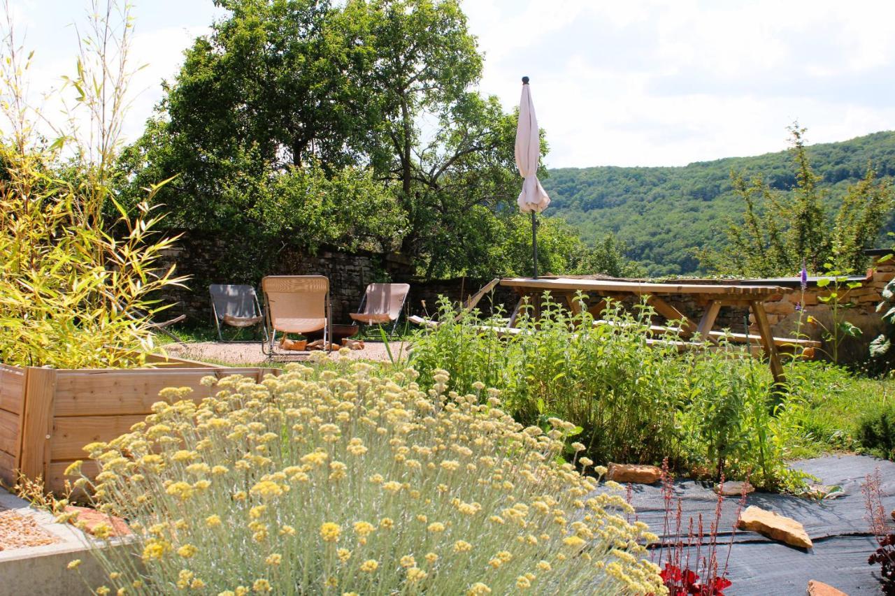 Le Clos Des Pierres Rouges Burgy Exterior photo